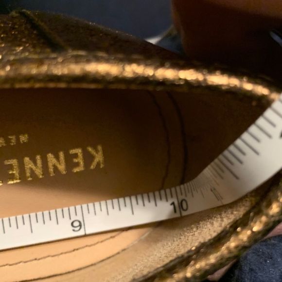 Kenneth Cole Macey gold sparkle loafers 9 - Picture 15 of 15